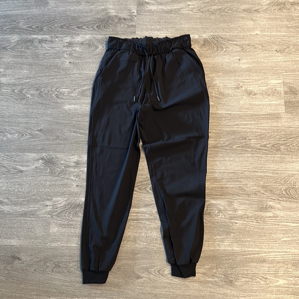 Lululemon black trousers size 8 worn twice